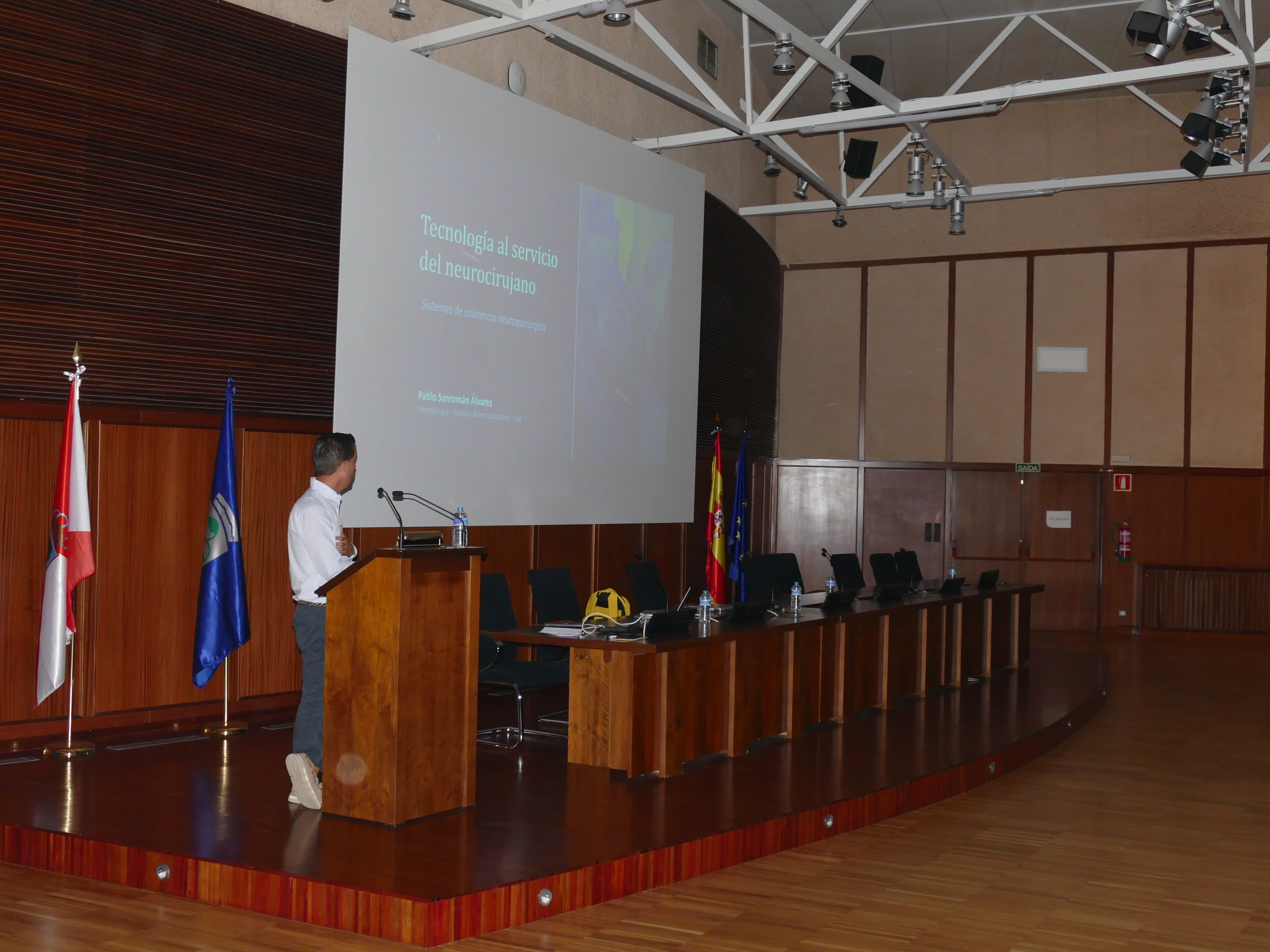 Martes 22/Charla Neurocirugia