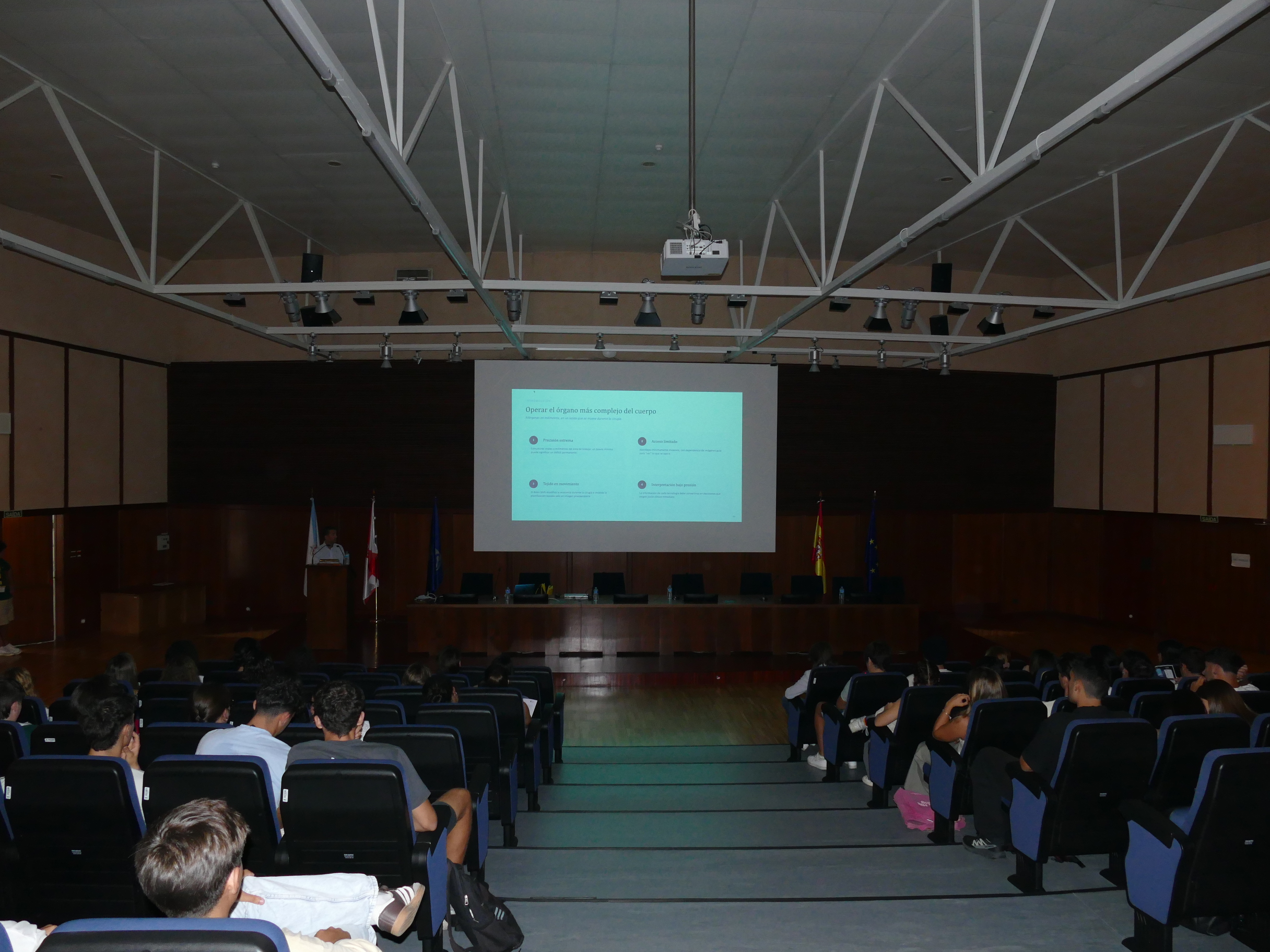 Martes 22/Charla Neurocirugia