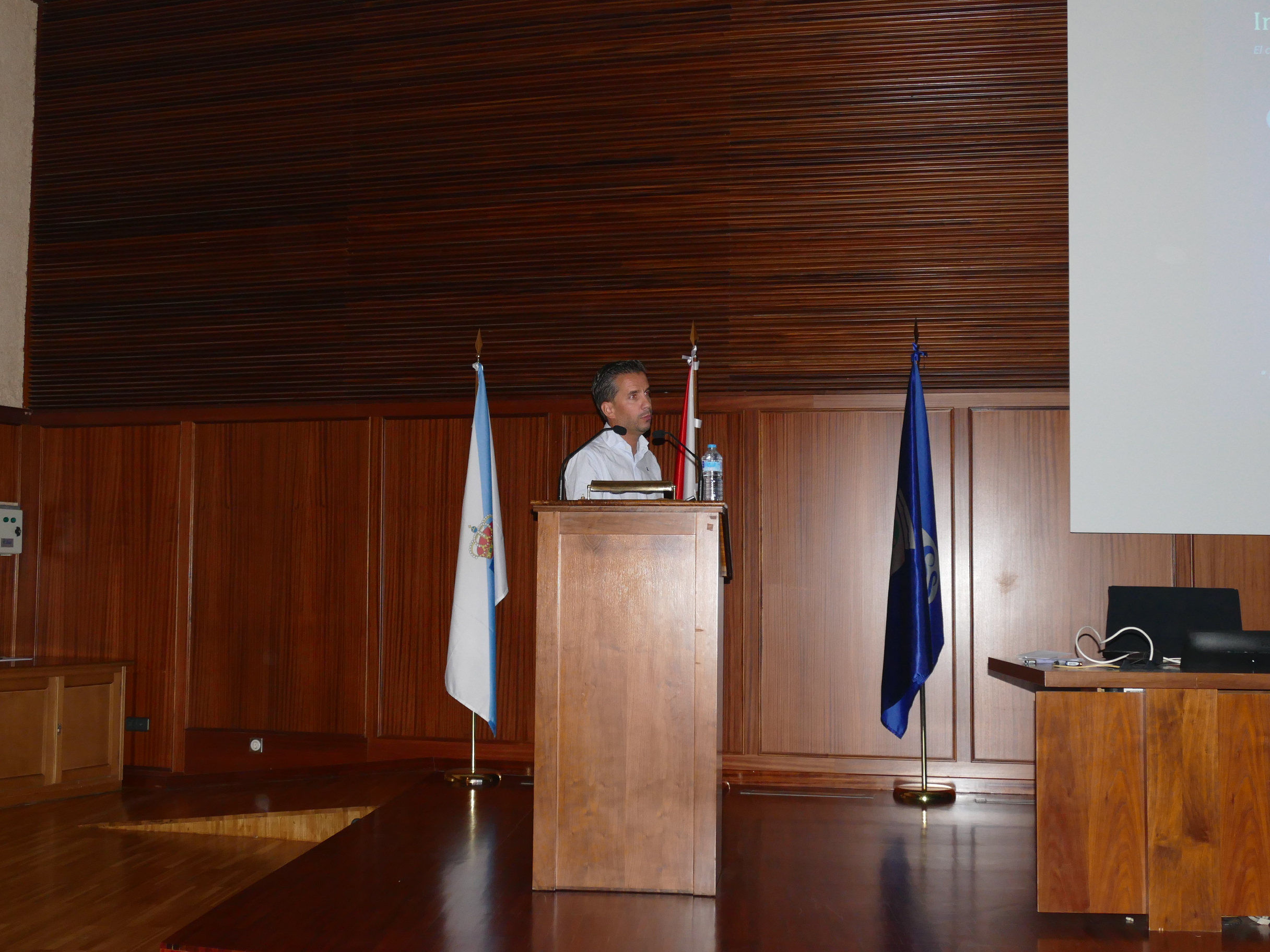 Martes 22/Charla Neurocirugia