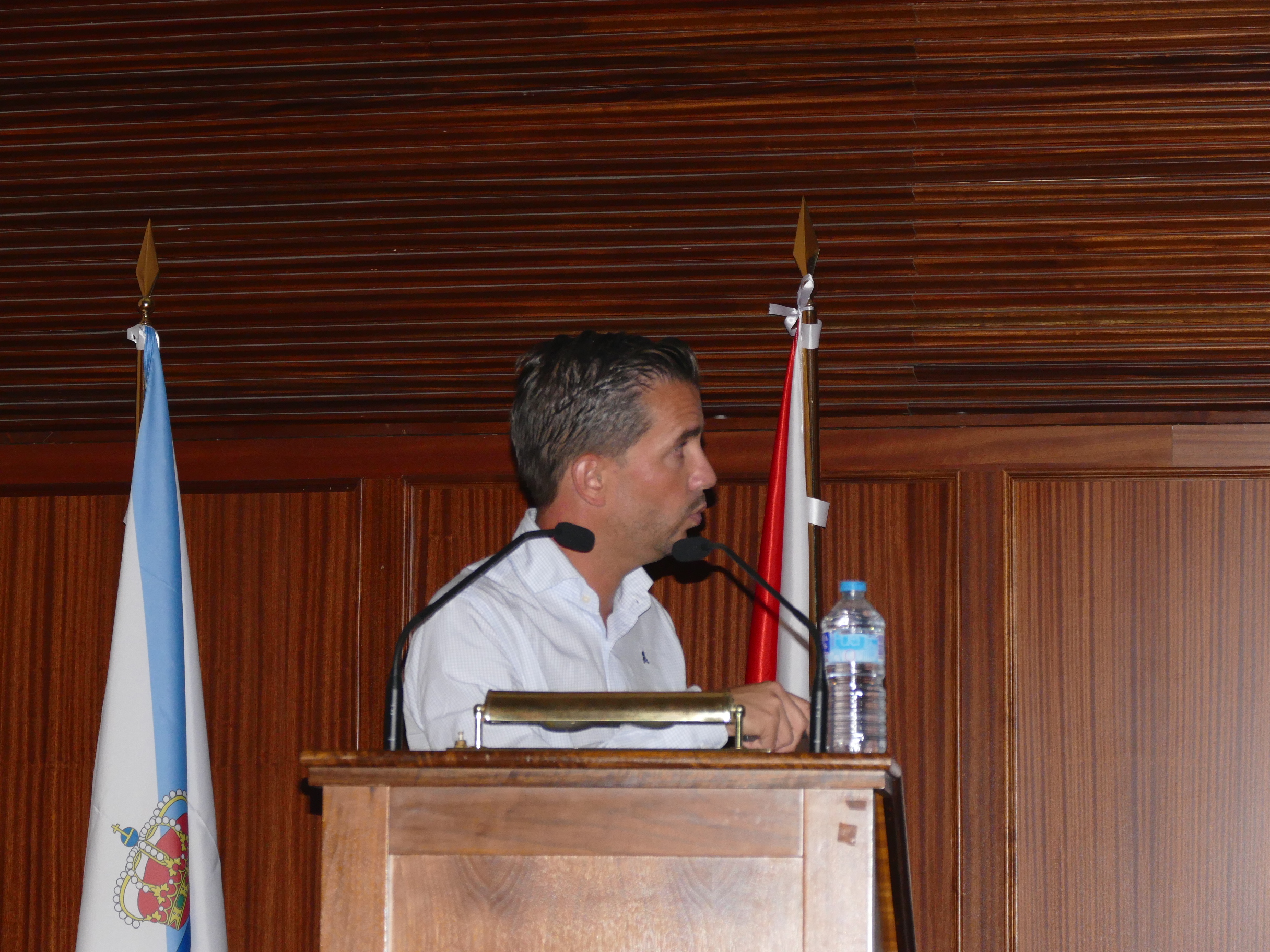 Martes 22/Charla Neurocirugia