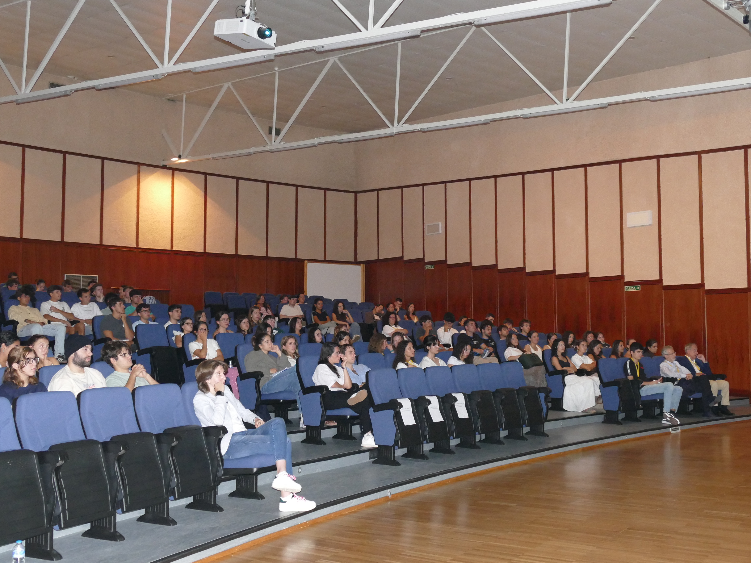 Martes 22/Charla Neurocirugia