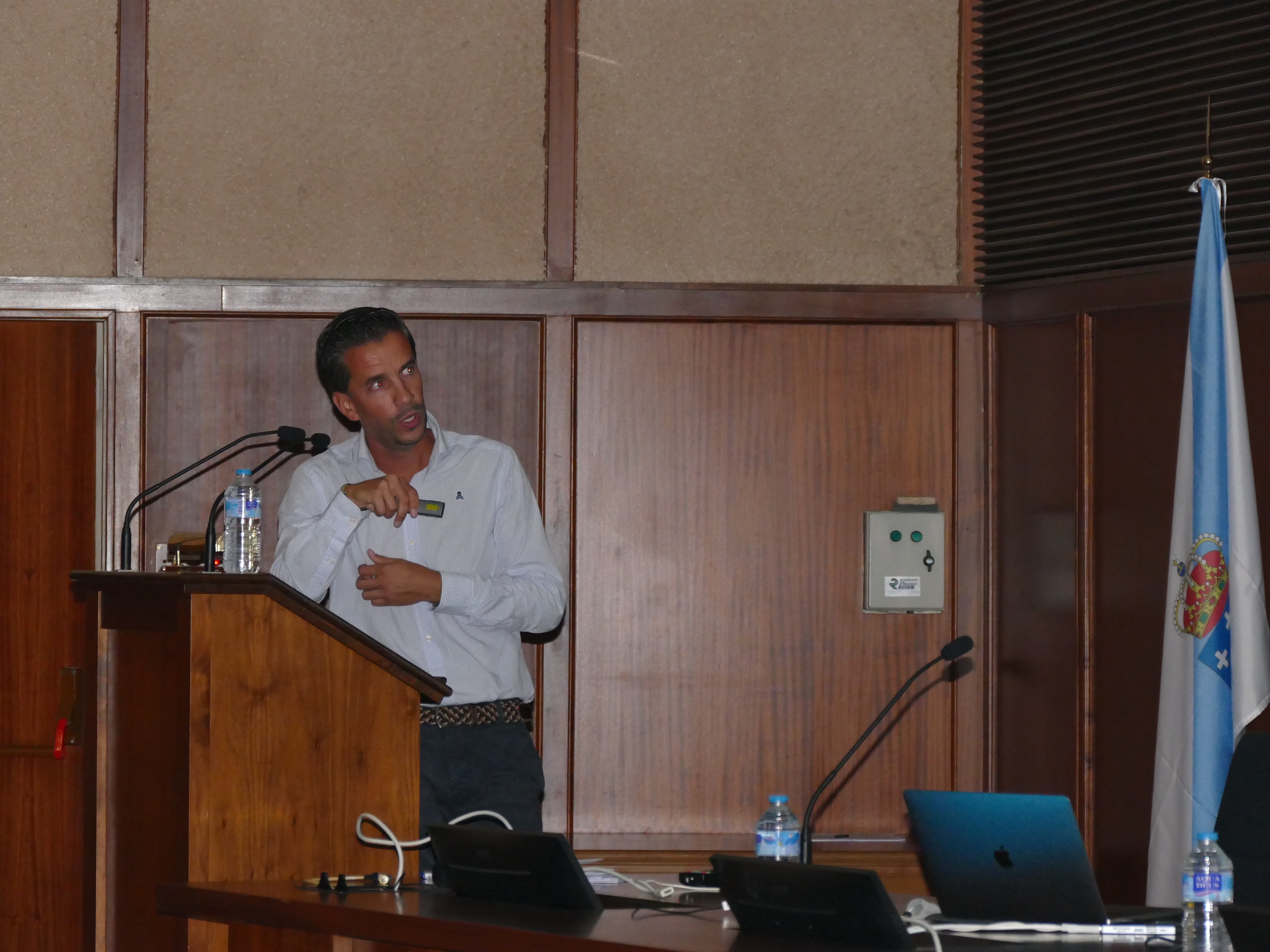 Martes 22/Charla Neurocirugia