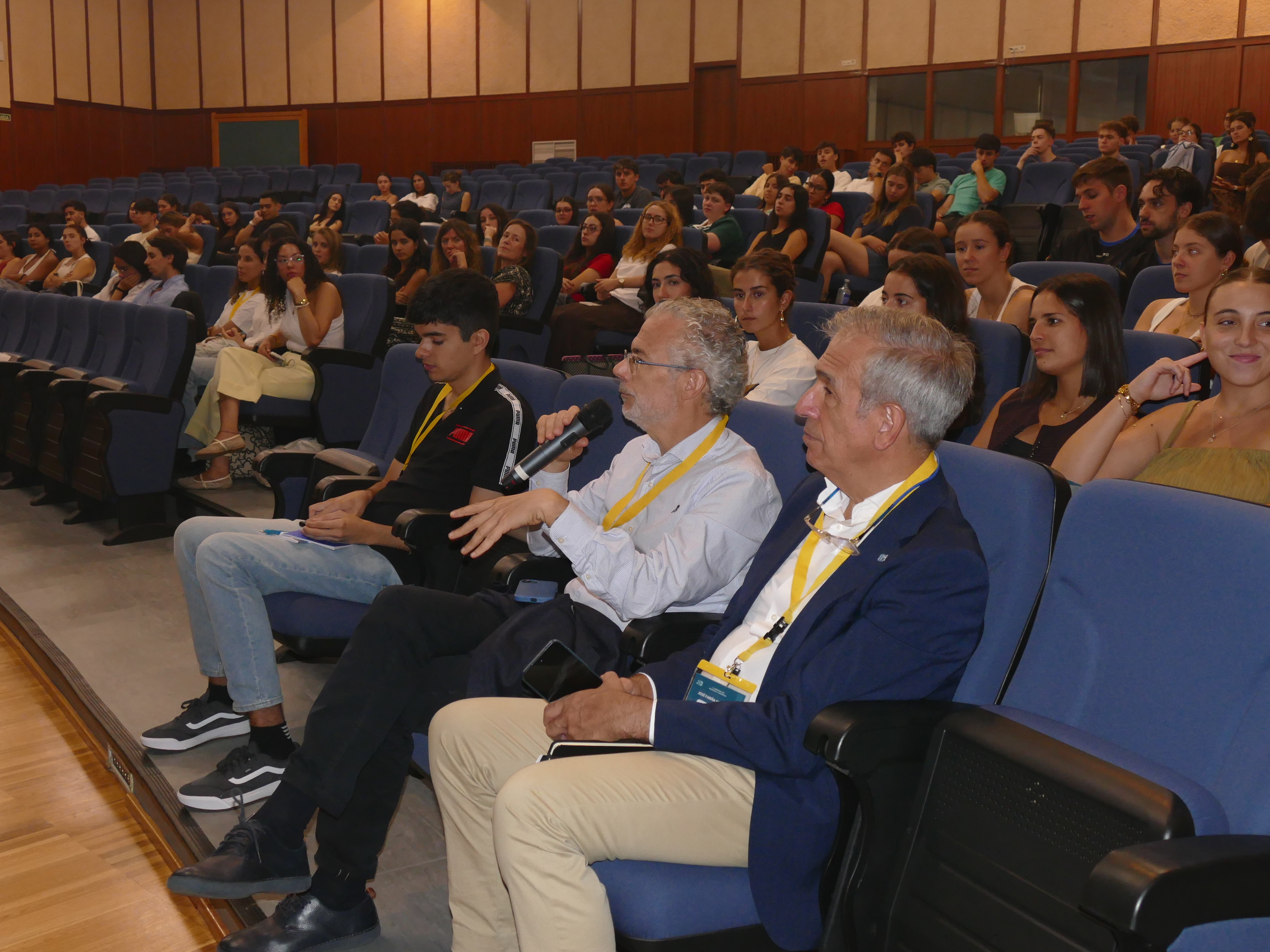 Martes 22/Charla Neurocirugia