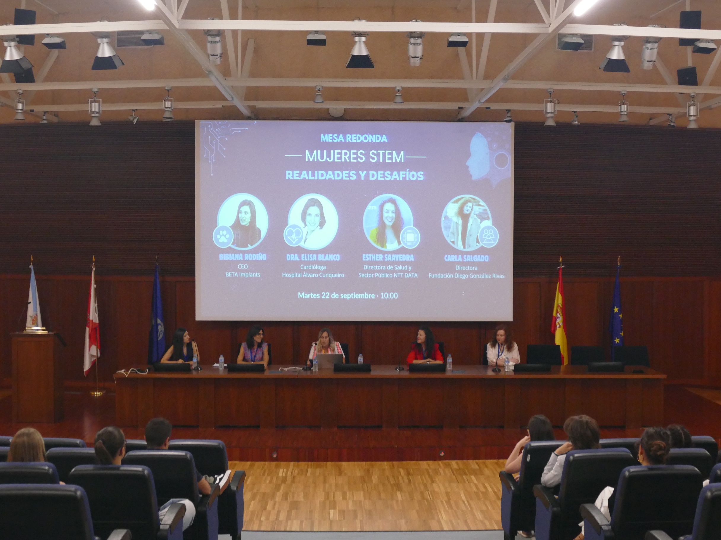 Martes 22/Mesa Mujeresstem