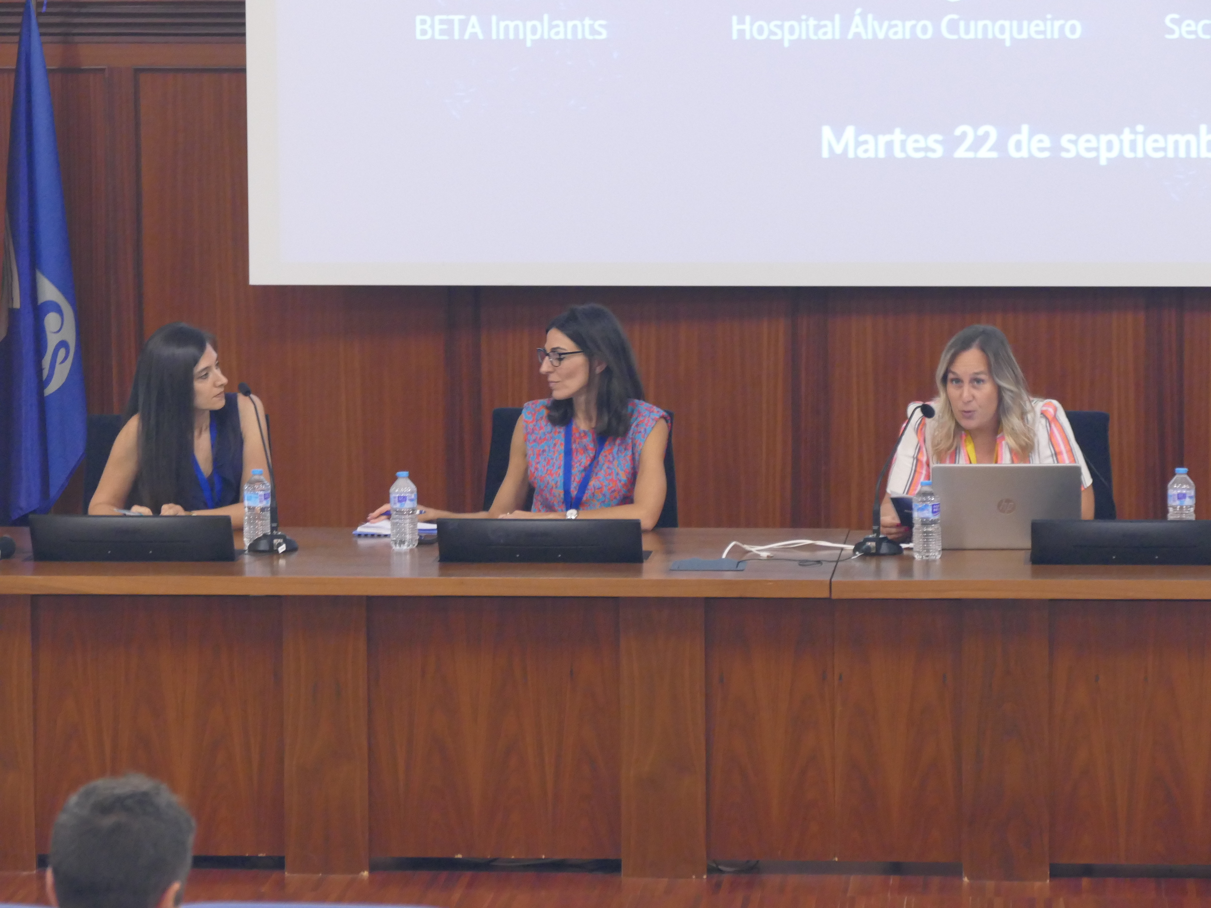 Martes 22/Mesa Mujeresstem