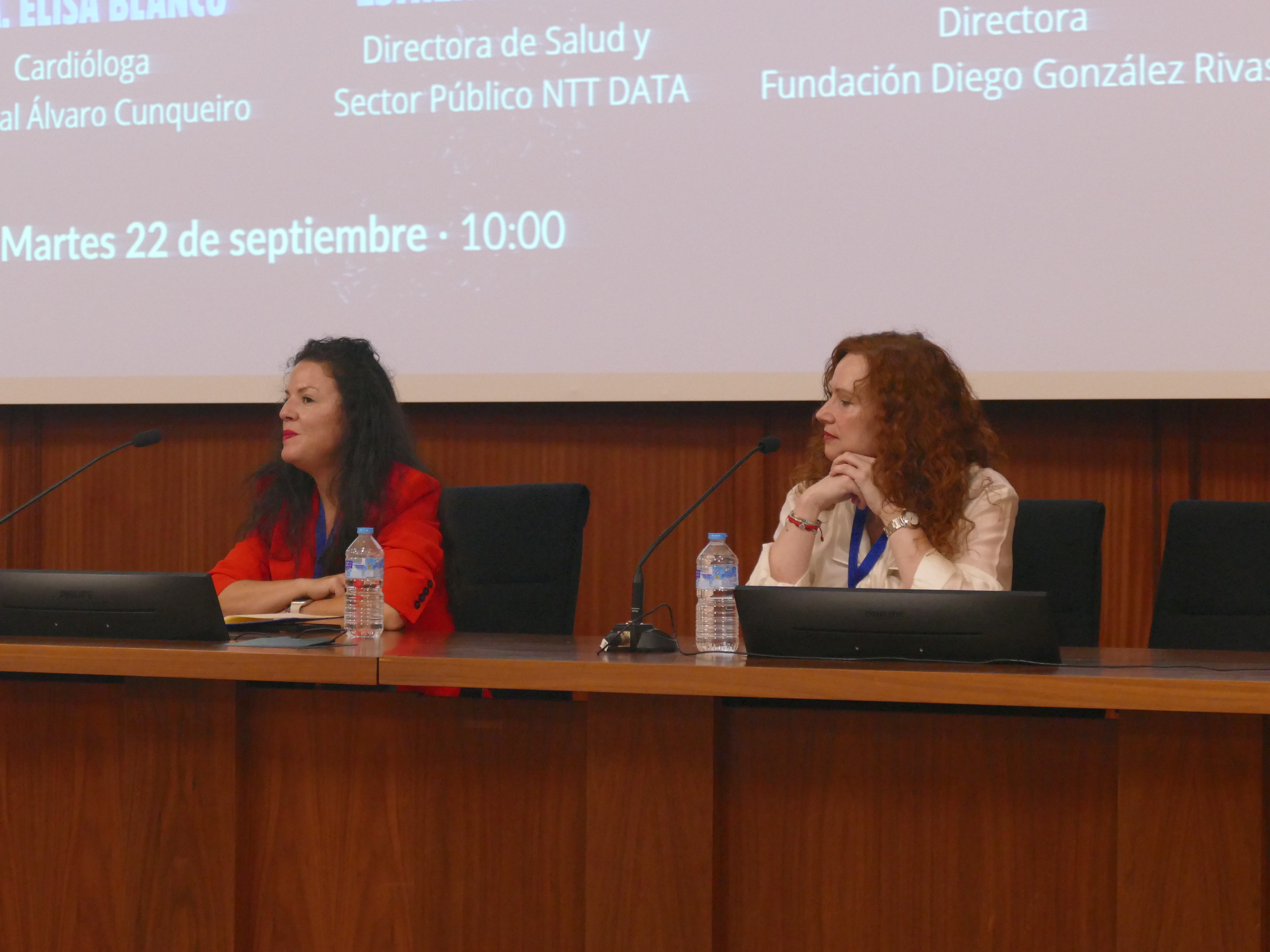 Martes 22/Mesa Mujeresstem