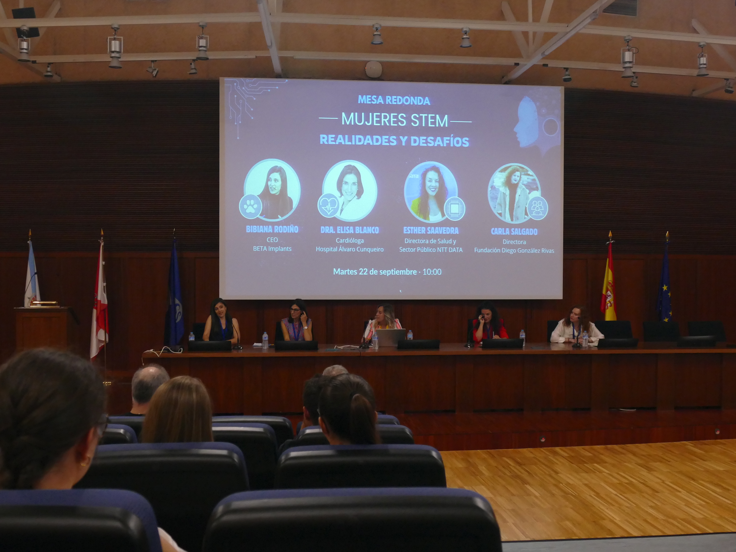 Martes 22/Mesa Mujeresstem