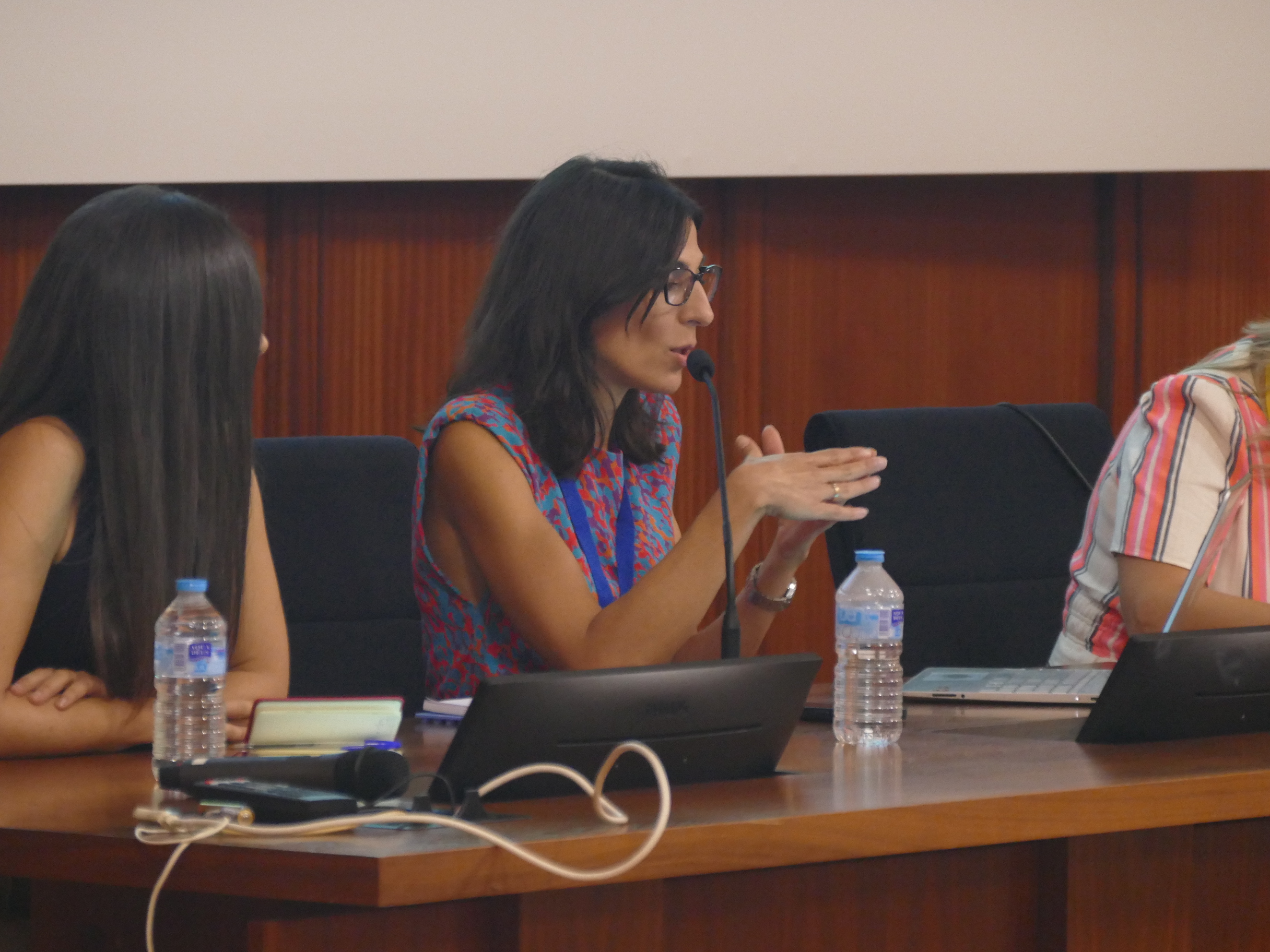 Martes 22/Mesa Mujeresstem