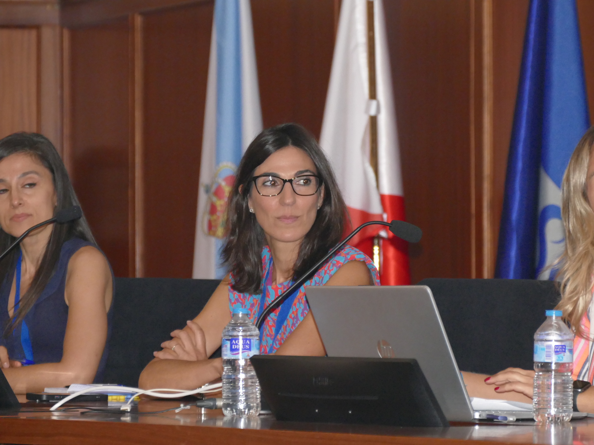 Martes 22/Mesa Mujeresstem