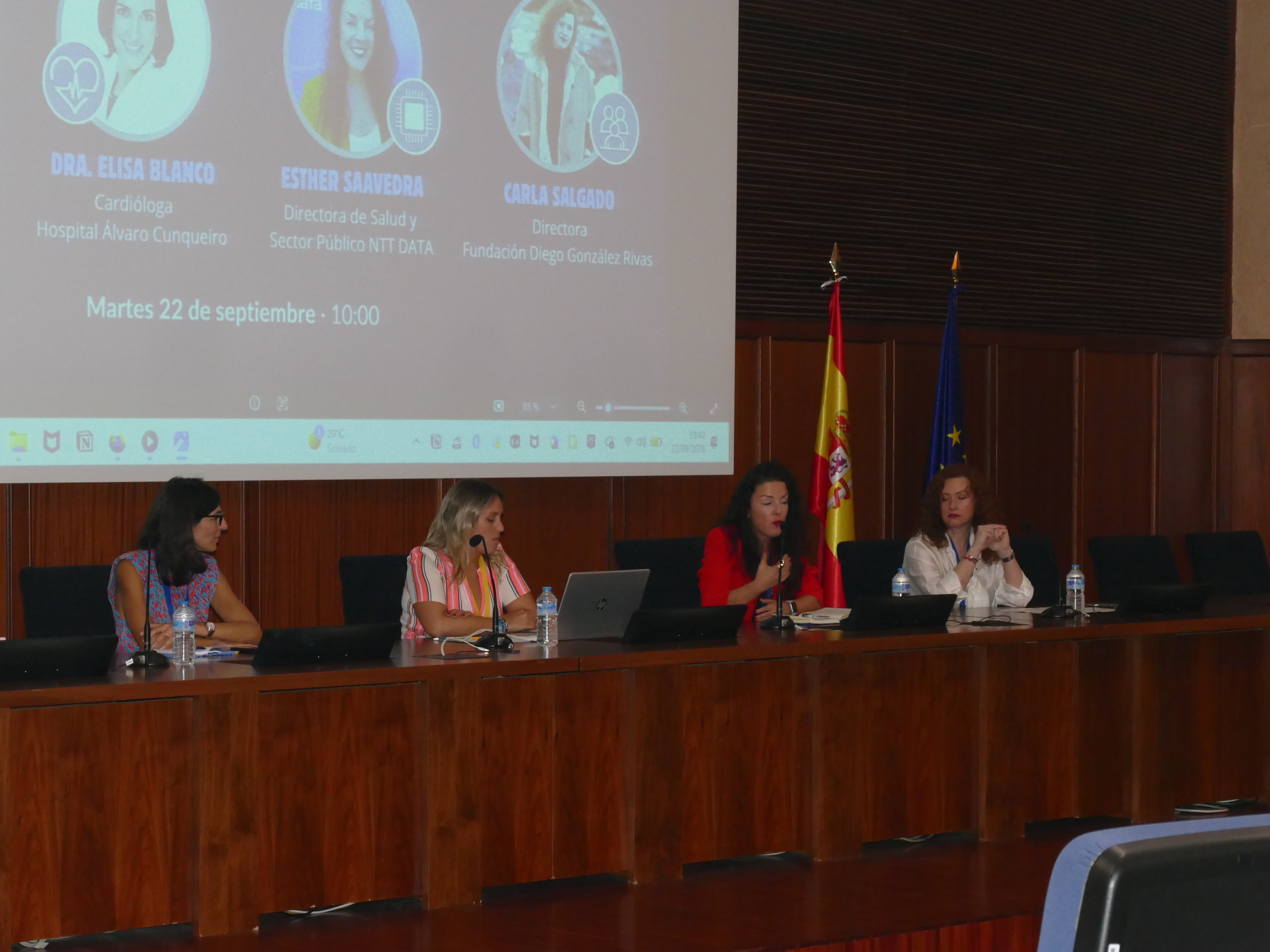 Martes 22/Mesa Mujeresstem