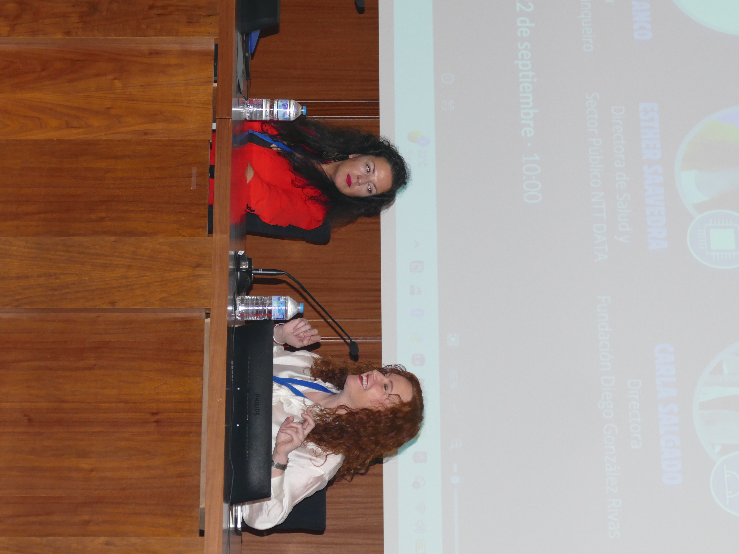 Martes 22/Mesa Mujeresstem