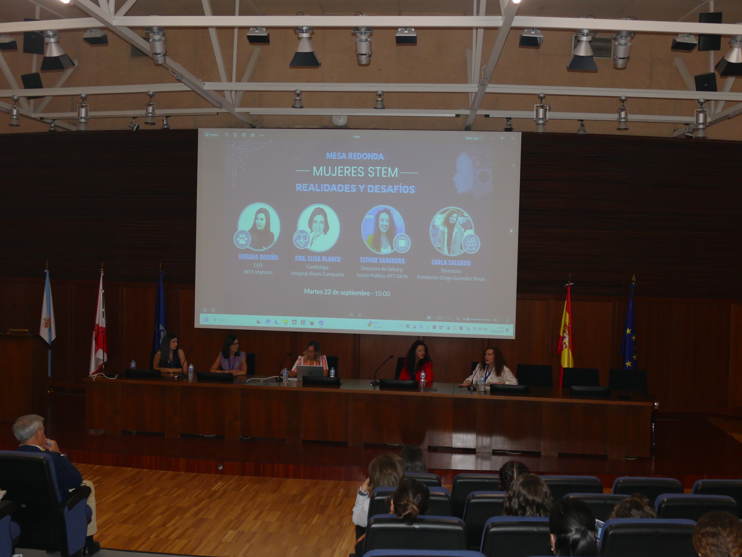 Martes 22/Mesa Mujeresstem