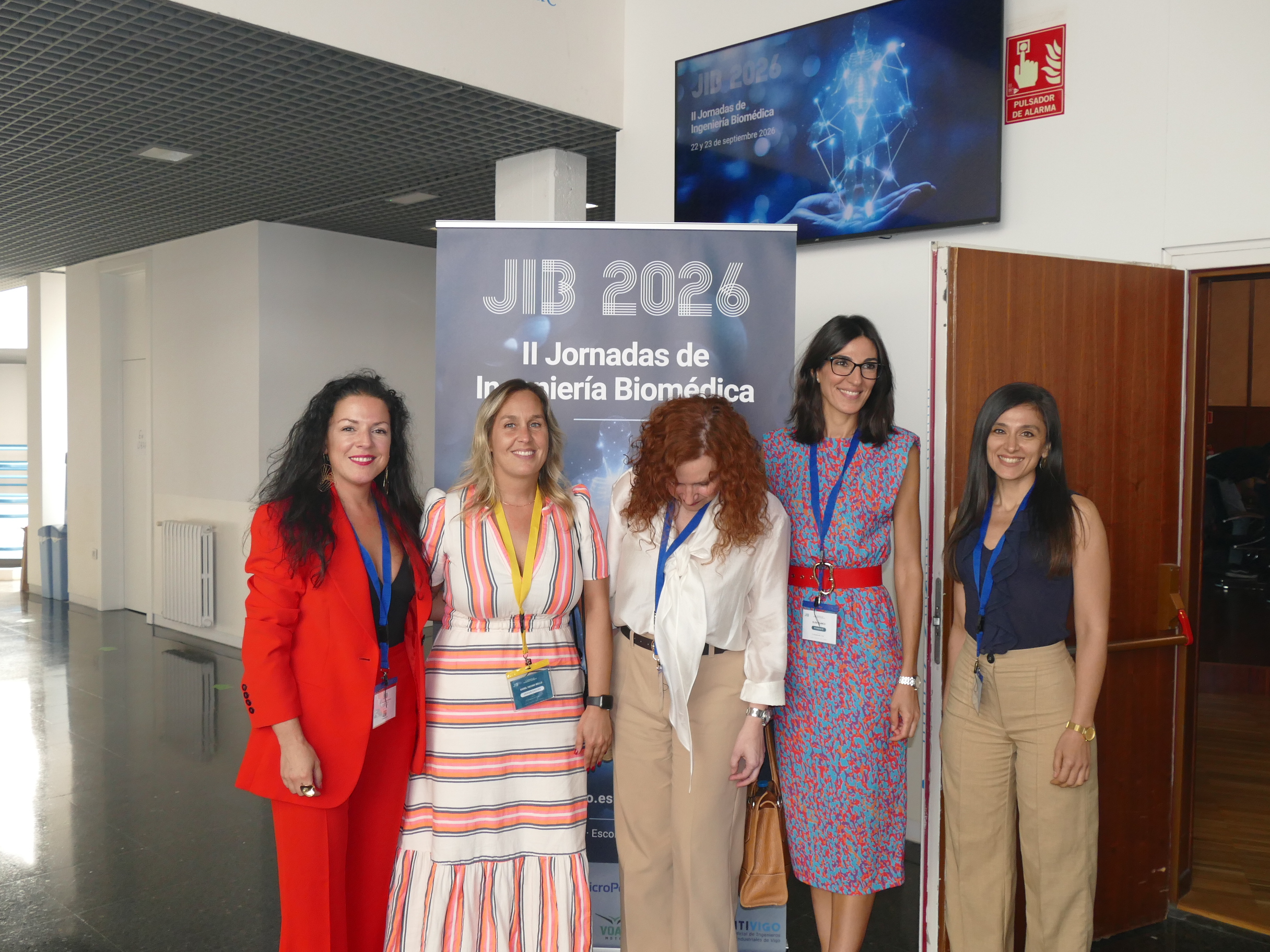 Martes 22/Mesa Mujeresstem